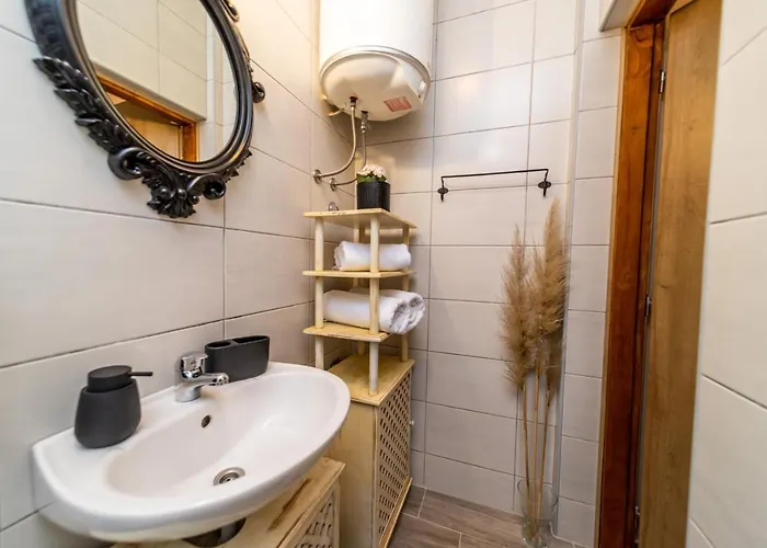 Rezidencija Galileja Ferienhaus Mundanije