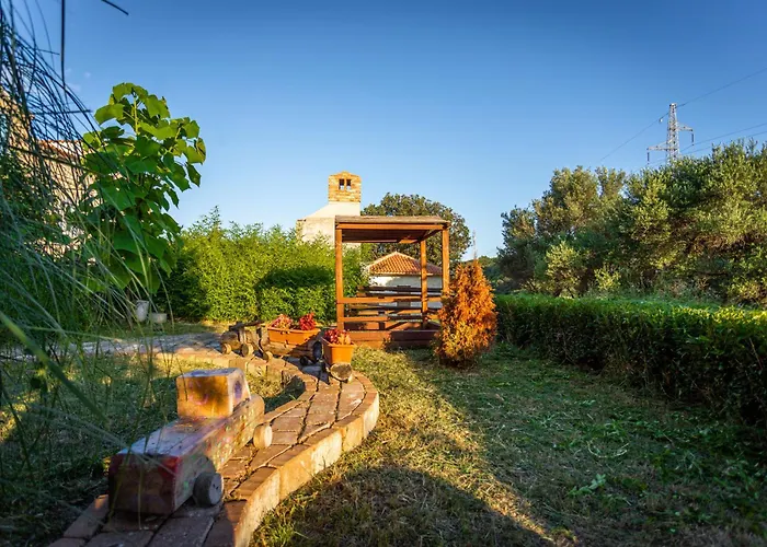 Rezidencija Galileja Ferienhaus Mundanije